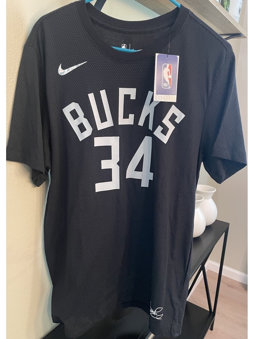 Mens Nike NBA Giannis Antetokounmpo Milwaukee Bucks Player Shirt Large Black